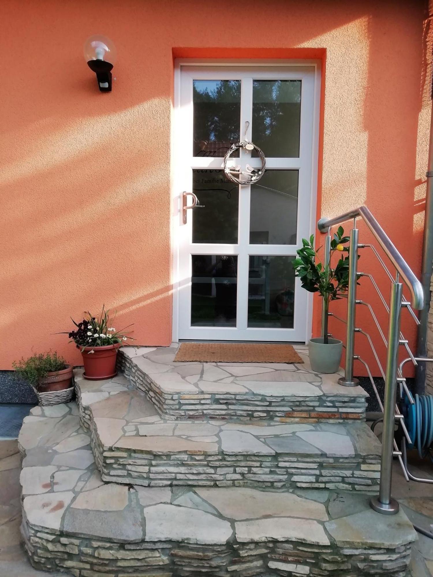 Ferienwohnung Am Waldesrand - Garten, Terrasse, Grill, Luftkuehler, Massagesessel, Kinderspielecke, Spielekonsole Котбус Экстерьер фото